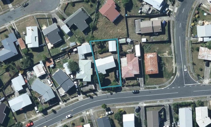 66 Conclusion Street, Ascot Park, Porirua - Carousel 1