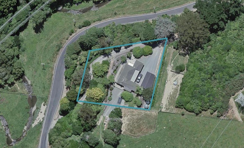 168 Takapu Road, Takapu Valley, Wellington - Carousel 1