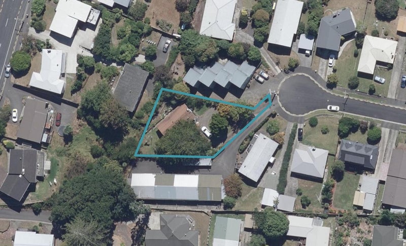 11 Brennan Place, Hillcrest, Hamilton - Carousel 1