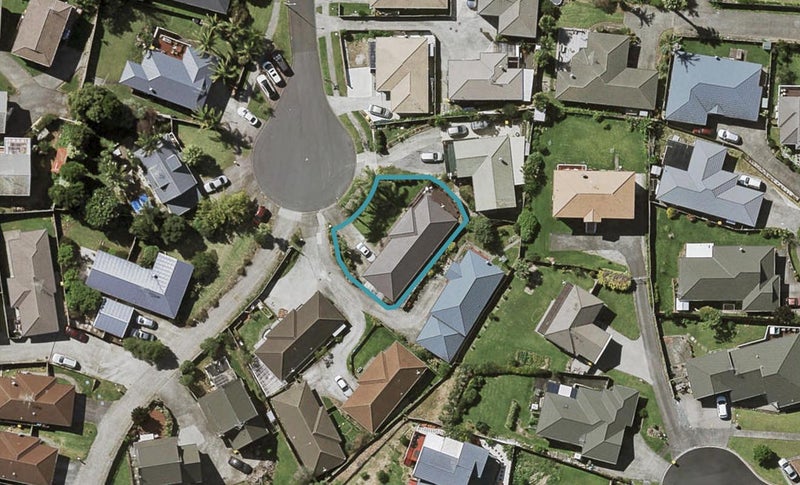 16 Lowburn Place, Clover Park, Auckland - Carousel 1