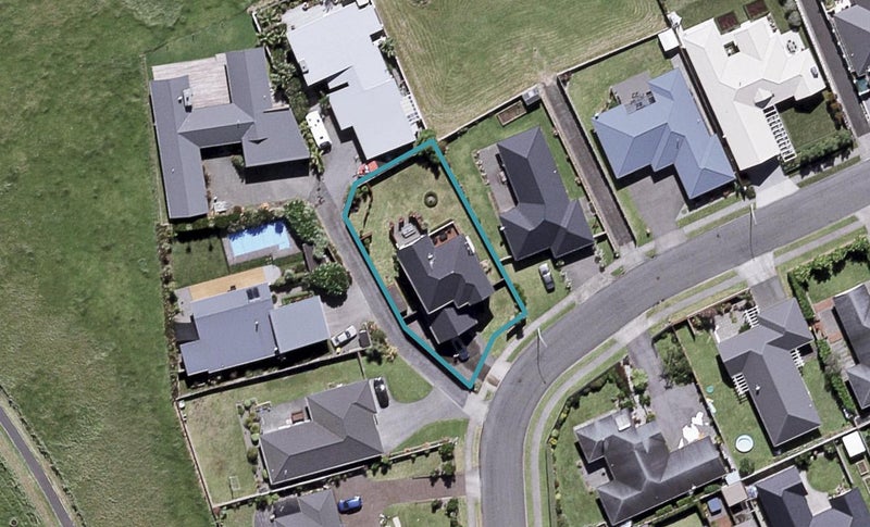 11 Dolphin Parade, Bell Block, New Plymouth - Carousel 1