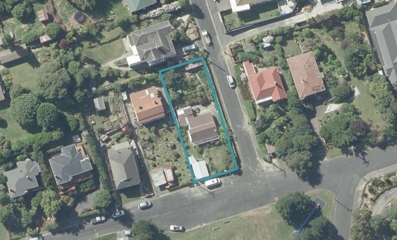 55 Totara Street, Ravensbourne, Dunedin - Carousel 1