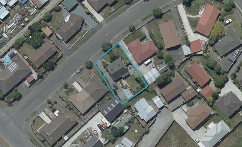 6 McHaffies Place, Wainoni, Christchurch - Carousel 1