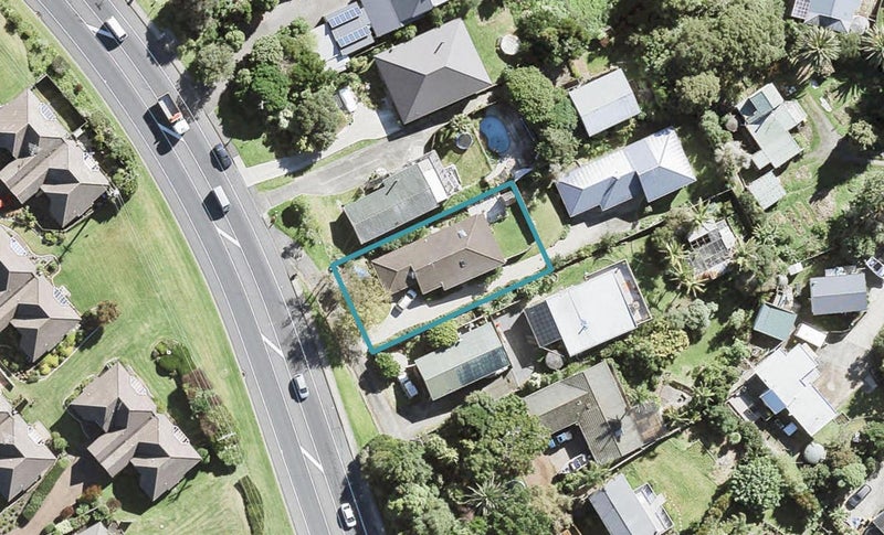 438 Whangaparaoa Road, Stanmore Bay, Whangaparaoa - Carousel 1