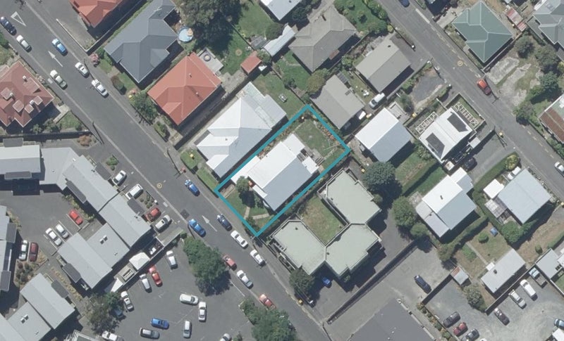 16 Gladstone Road, North East Valley, Dunedin - Carousel 1