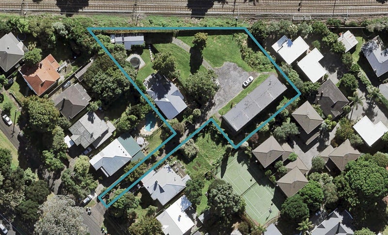 2/13 Selkirk Road, St Lukes, Auckland - Carousel 1