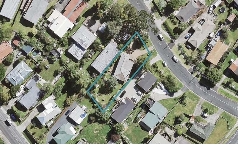 15 Parrs Cross Road, Henderson, Auckland - Carousel 1