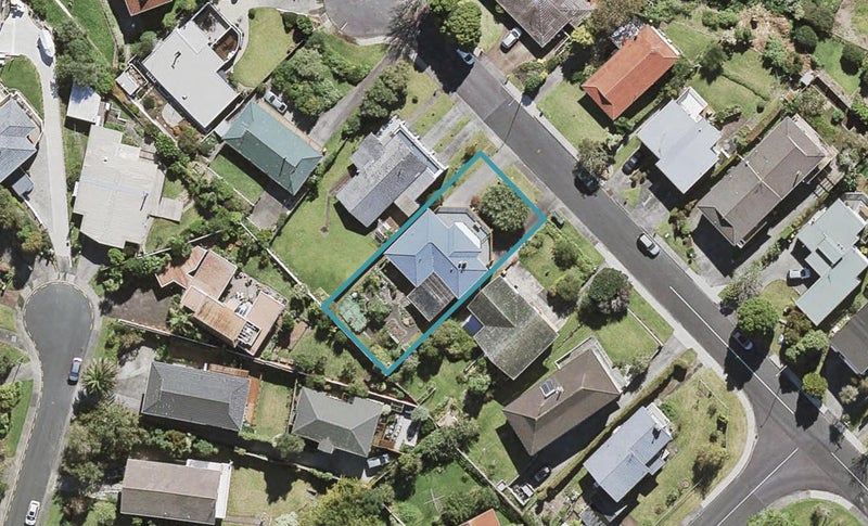 42 Agincourt Street, Glenfield, Auckland - Carousel 1