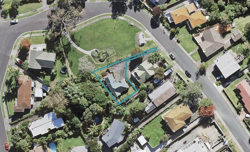 16A Jacaranda Avenue, Beach Haven, Auckland - Carousel 1