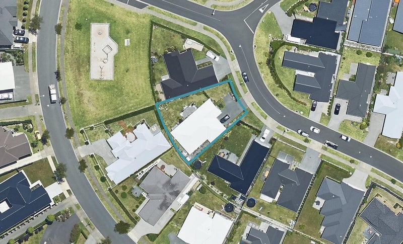 77 Benmore Crescent, Pyes Pa, Tauranga - Carousel 1