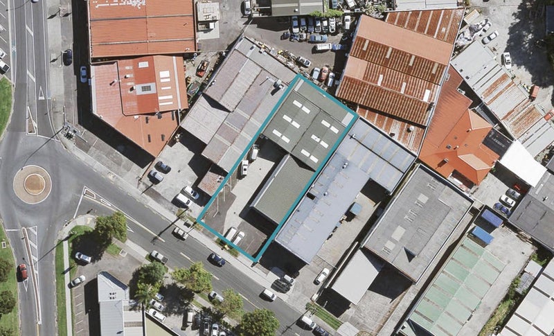 1/6 View Road, Henderson, Auckland - Carousel 1