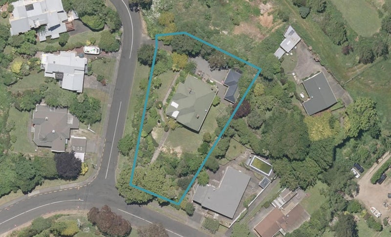 2 Georgetti Road, Bastia Hill, Whanganui - Carousel 1