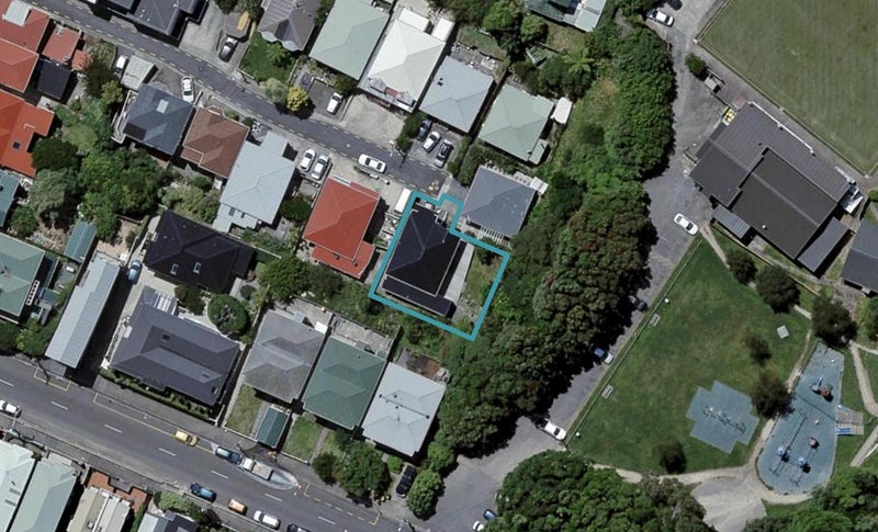 10 Rixon Grove, Mount Victoria, Wellington - Carousel 1