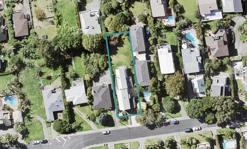 8 Garadice Road, Rothesay Bay, Auckland - Carousel 1