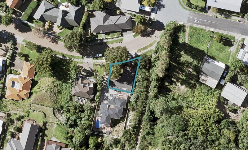 16 Oakwood Grove, Eastern Beach, Auckland - Carousel 1
