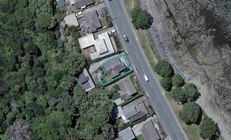 314 Queens Drive, Lyall Bay, Wellington - Carousel 1
