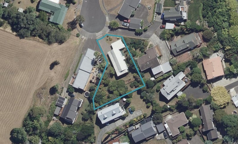 35 Ngaio Place, Pukete, Hamilton - Carousel 1