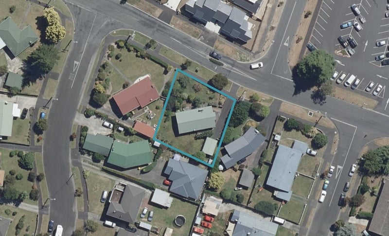 32 MacDonald Road, Glenview, Hamilton - Carousel 1