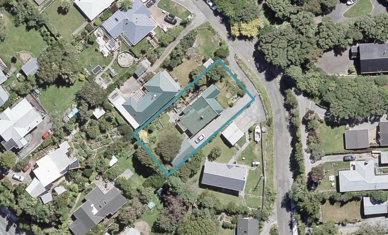 13 Foster Crescent, Belmont, Lower Hutt - Carousel 1