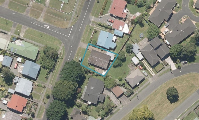 18 Tanguru Street, Whanganui East, Whanganui - Carousel 1