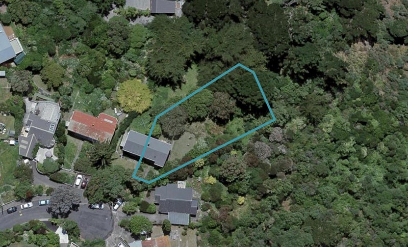 13 Lyons Crescent, Strathmore Park, Wellington - Carousel 1