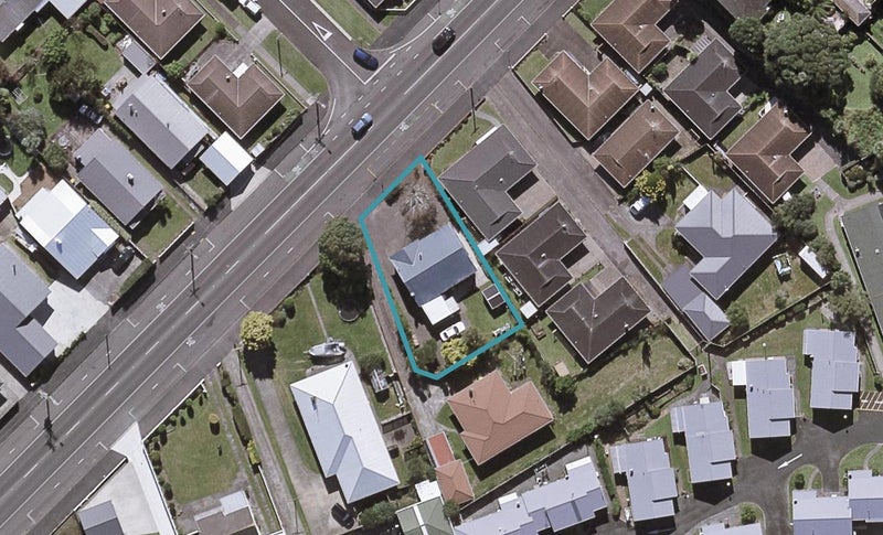 83 Tukapa Street, Westown, New Plymouth - Carousel 1