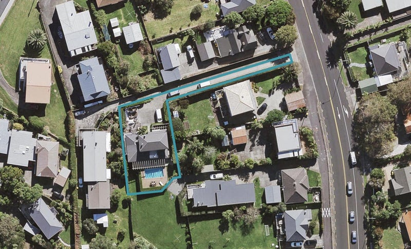 14 Glenfield Road, Birkenhead, Auckland - Carousel 1