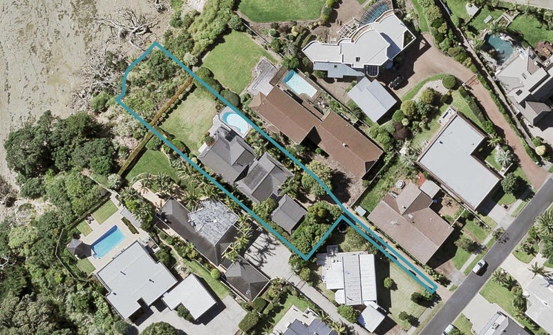 33 Clyside Avenue, Half Moon Bay, Auckland - Carousel 1