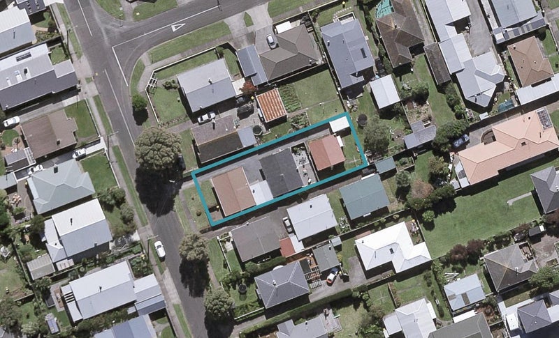 2/39 Record Street, Fitzroy, New Plymouth - Carousel 1