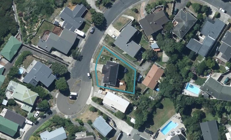 17 Lagden Street, Camborne, Porirua - Carousel 1