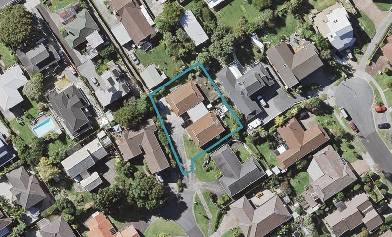 1/13 Citation Way, Botany Downs, Auckland - Carousel 1