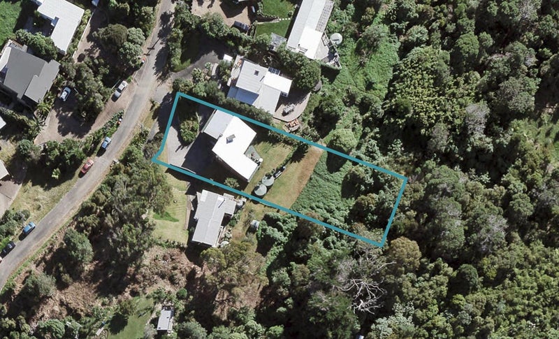 19 Burrell Road, Oneroa, Waiheke Island - Carousel 1
