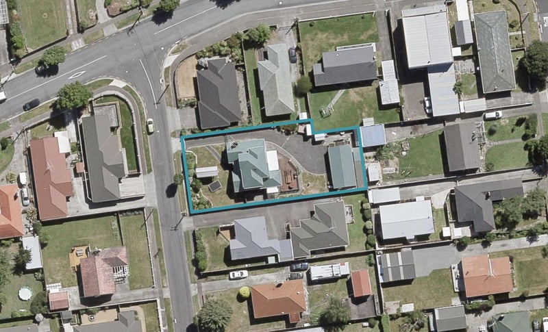 17 Massey Street, Elderslea, Upper Hutt - Carousel 1