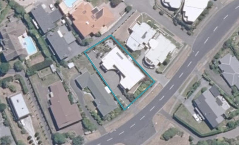 2/66 Harvey Street, Waipahihi, Taupo - Carousel 1