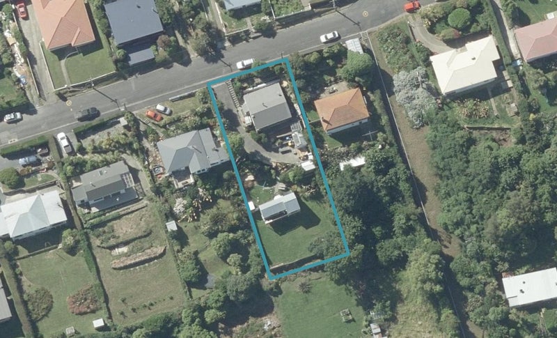 44 Kauri Street, Ravensbourne, Dunedin - Carousel 1