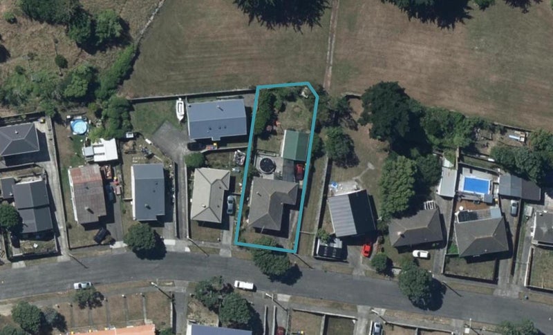 42 Owhiti Street, Titahi Bay, Porirua - Carousel 1