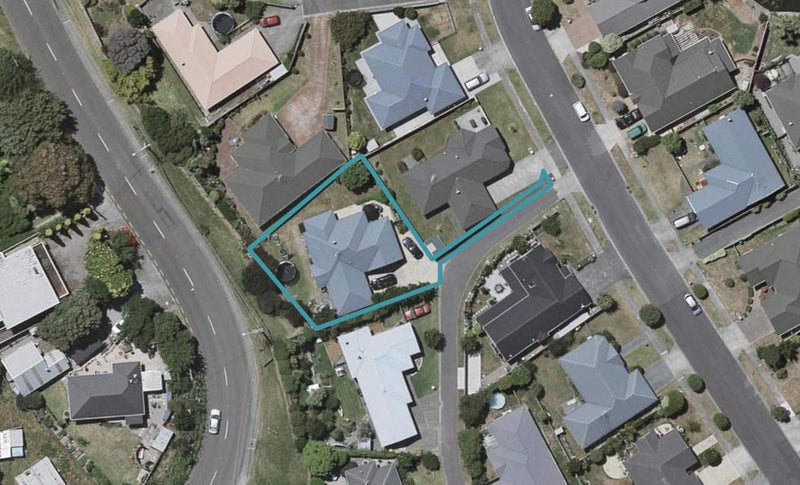 24 Lorna Irene Drive, Raumati South, Paraparaumu - Carousel 1