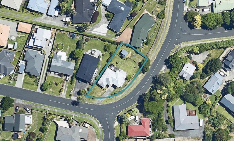 11 Glenn Terrace, Otumoetai, Tauranga - Carousel 1
