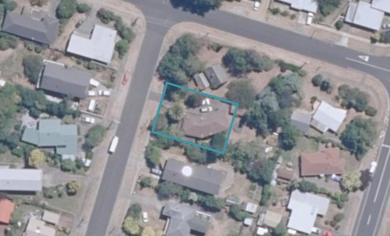 4B Frederick Street, Two Mile Bay, Taupo - Carousel 1