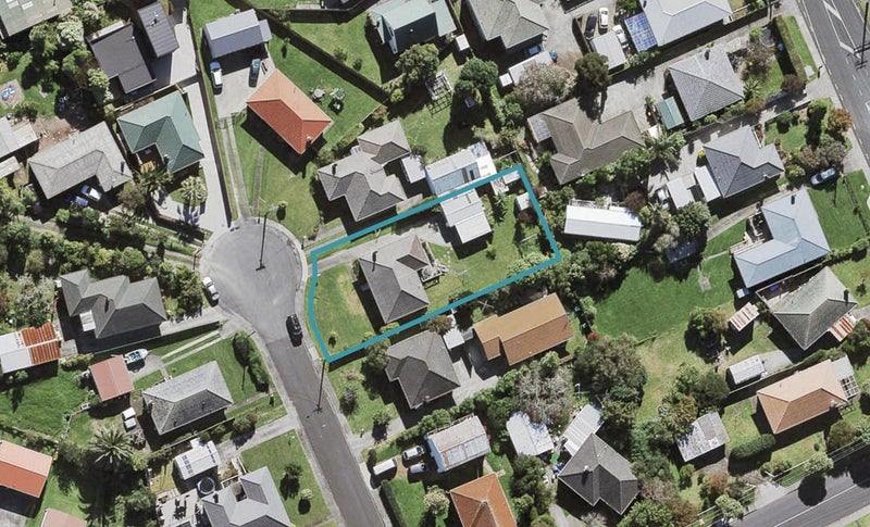 5 Norma Avenue, Te Atatu South, Auckland - Carousel 1