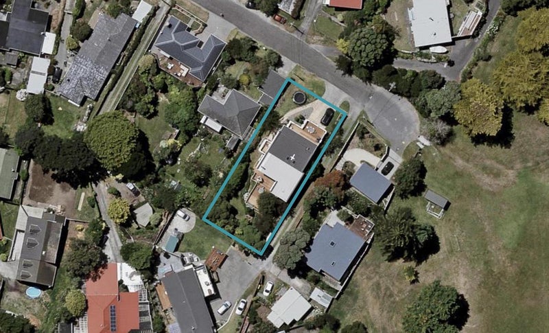 14 Karaka Grove, Raumati Beach, Paraparaumu - Carousel 1