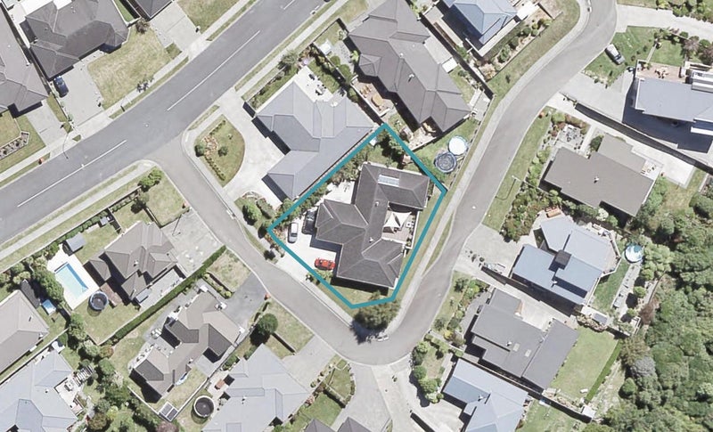 2 Colin Guppy Crescent, Riverstone Terraces, Upper Hutt - Carousel 1
