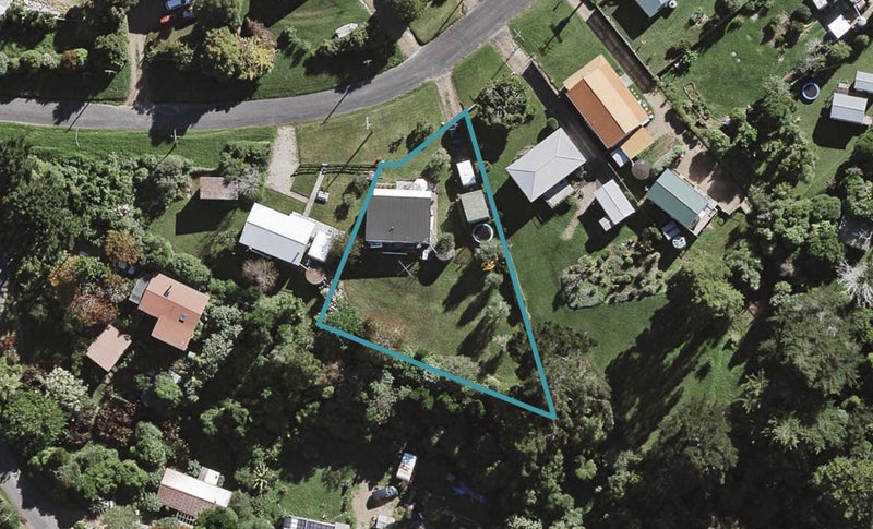4 Marine View Road, Onetangi, Waiheke Island - Carousel 1