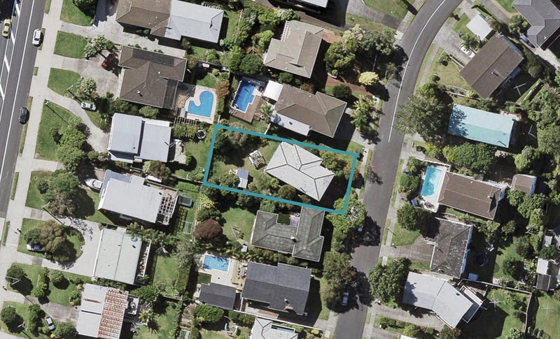 16 Ravenwood Drive, Forrest Hill, Auckland - Carousel 1