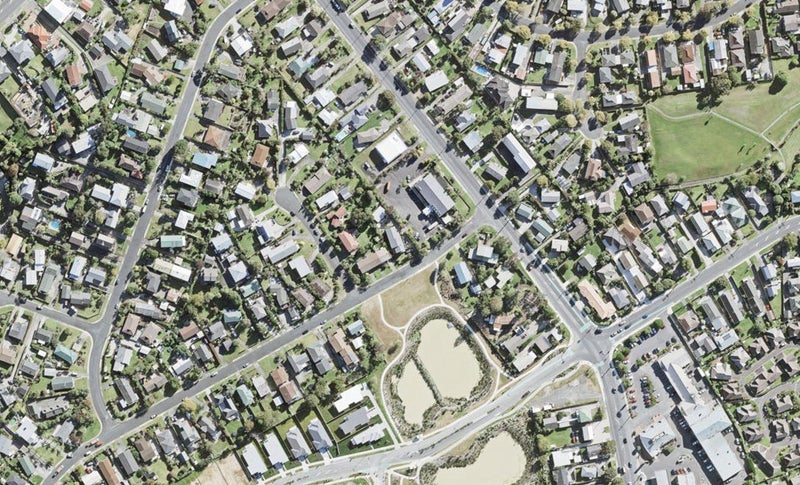 2/4 Albatross Road, Red Beach, Whangaparāoa - Carousel 1