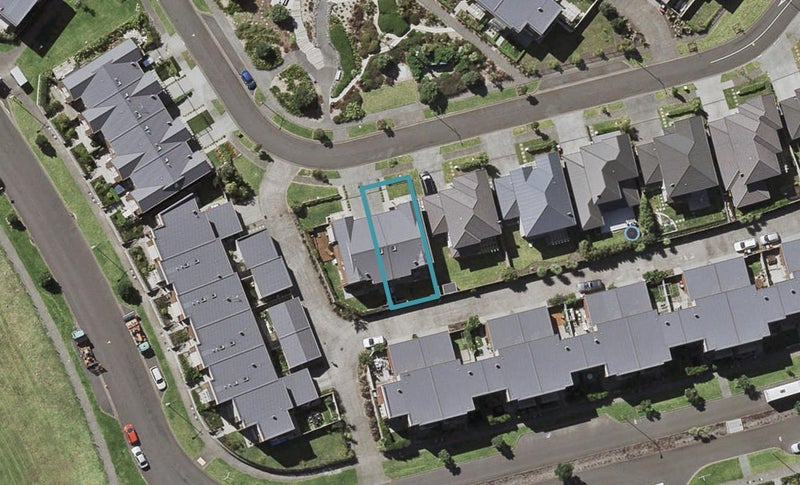 16 Guard Crescent, Stonefields, Auckland - Carousel 1