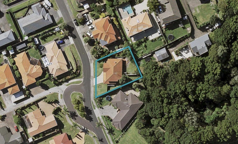 5 Piper Place, Goodwood Heights, Auckland - Carousel 1
