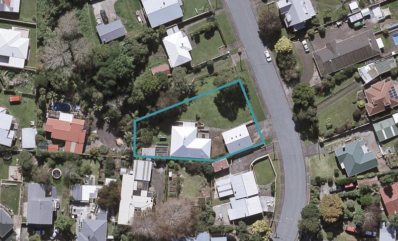 3 Raniera Street, Glen Avon, New Plymouth - Carousel 1
