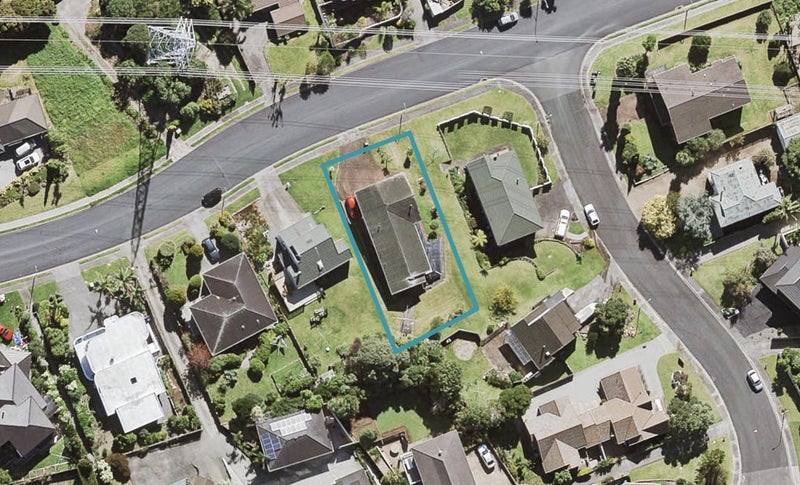12 Strathnaver Crescent, Lynfield, Auckland - Carousel 1