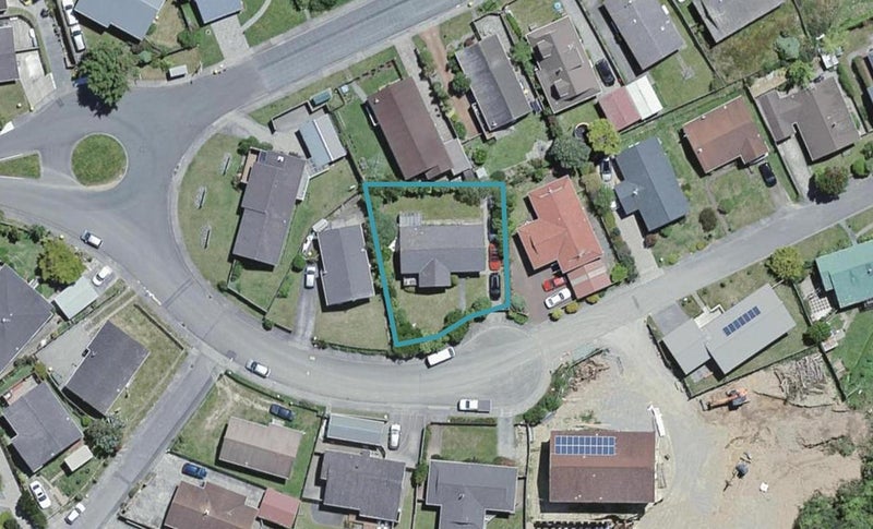 3 Cathie Place, Karori, Wellington - Carousel 1